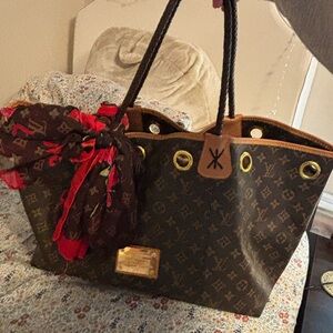 SOLD🛍️
Luxury Inspired Tote